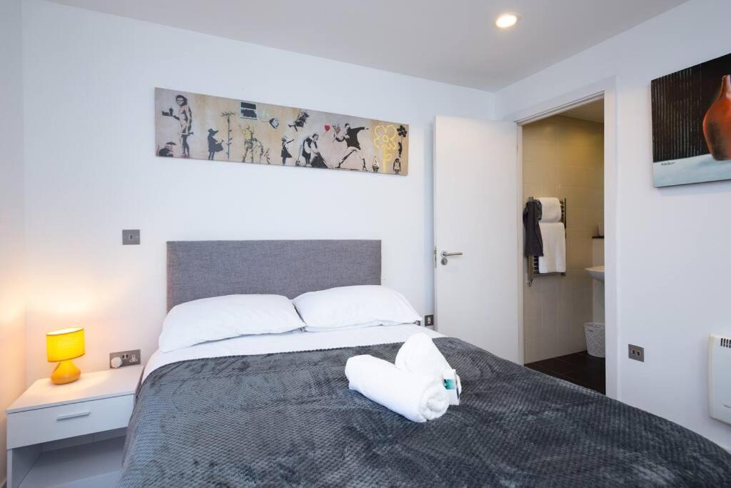 Stylish Mediacity 2Bed, Sleeps 6, Amazing Views Manchester Esterno foto