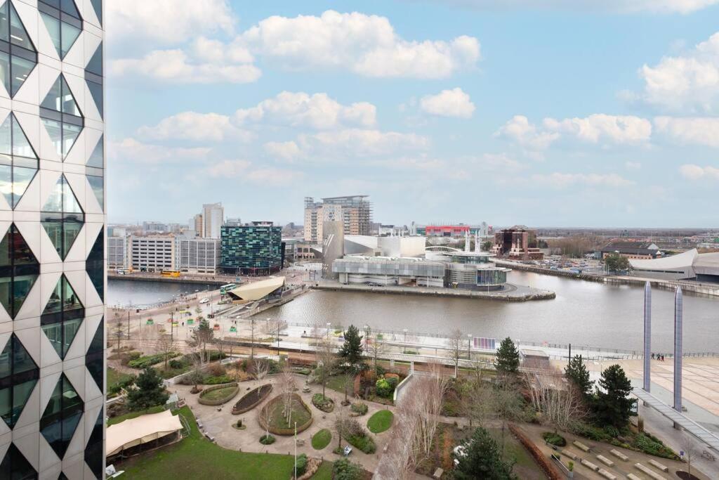 Stylish Mediacity 2Bed, Sleeps 6, Amazing Views Manchester Esterno foto