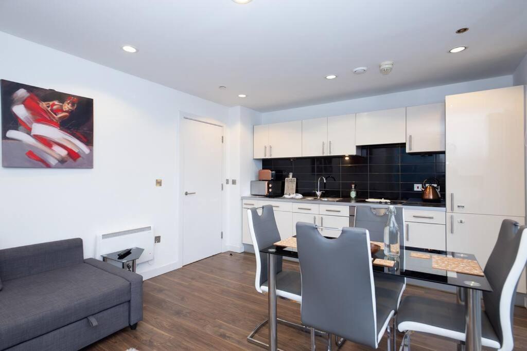 Stylish Mediacity 2Bed, Sleeps 6, Amazing Views Manchester Esterno foto