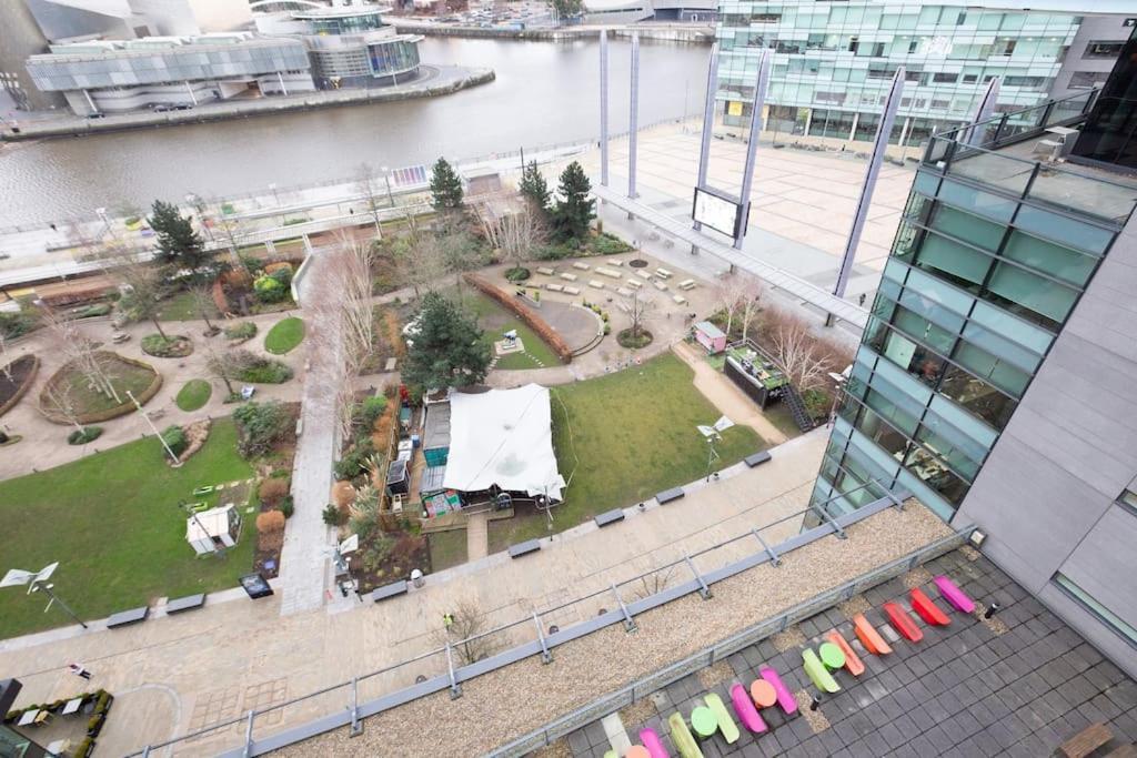 Stylish Mediacity 2Bed, Sleeps 6, Amazing Views Manchester Esterno foto