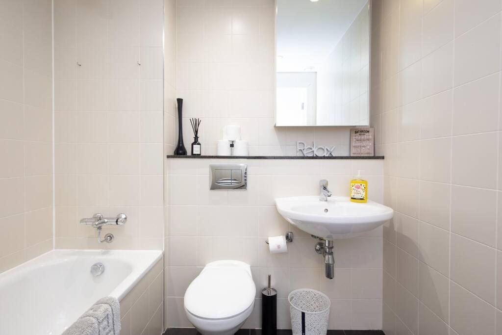 Stylish Mediacity 2Bed, Sleeps 6, Amazing Views Manchester Esterno foto
