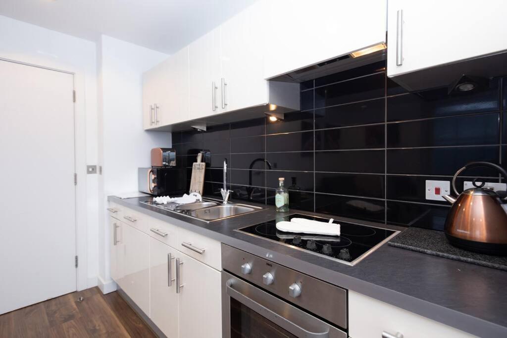 Stylish Mediacity 2Bed, Sleeps 6, Amazing Views Manchester Esterno foto