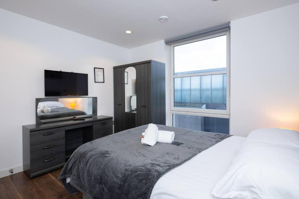 Stylish Mediacity 2Bed, Sleeps 6, Amazing Views Manchester Esterno foto