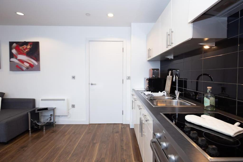 Stylish Mediacity 2Bed, Sleeps 6, Amazing Views Manchester Esterno foto