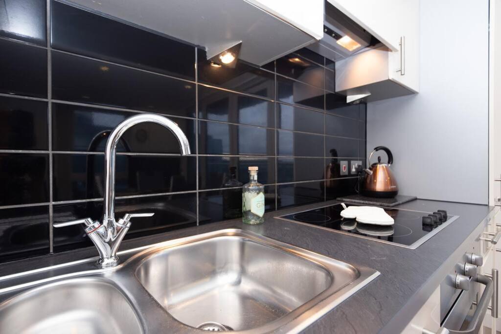 Stylish Mediacity 2Bed, Sleeps 6, Amazing Views Manchester Esterno foto