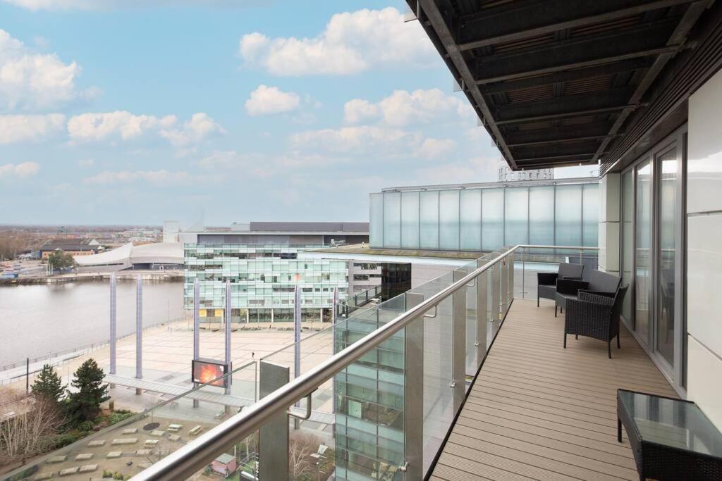 Stylish Mediacity 2Bed, Sleeps 6, Amazing Views Manchester Esterno foto