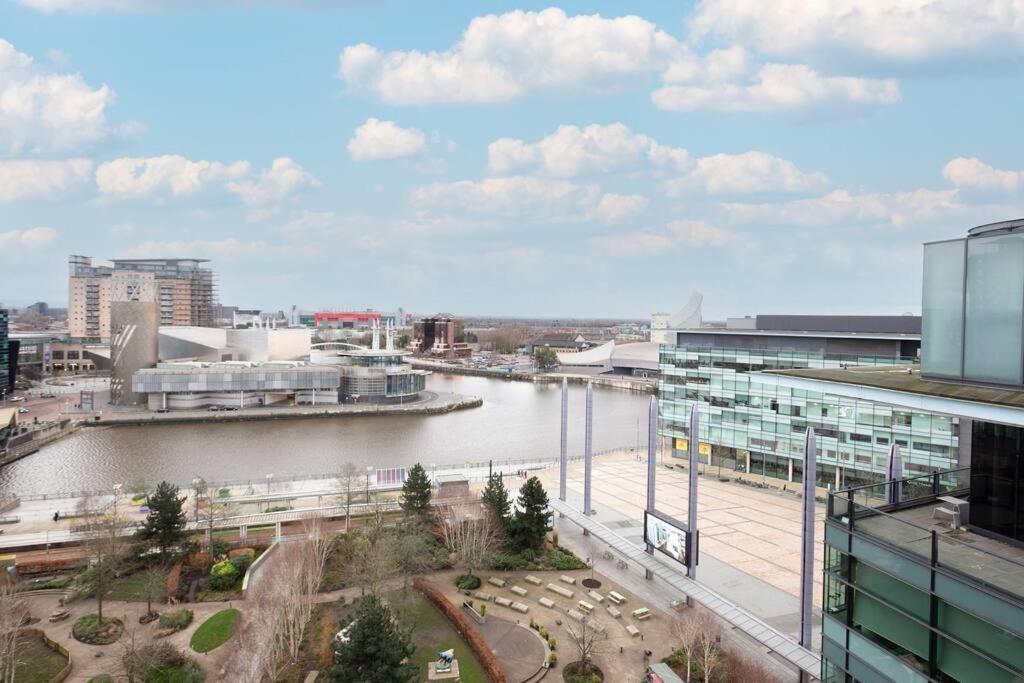 Stylish Mediacity 2Bed, Sleeps 6, Amazing Views Manchester Esterno foto