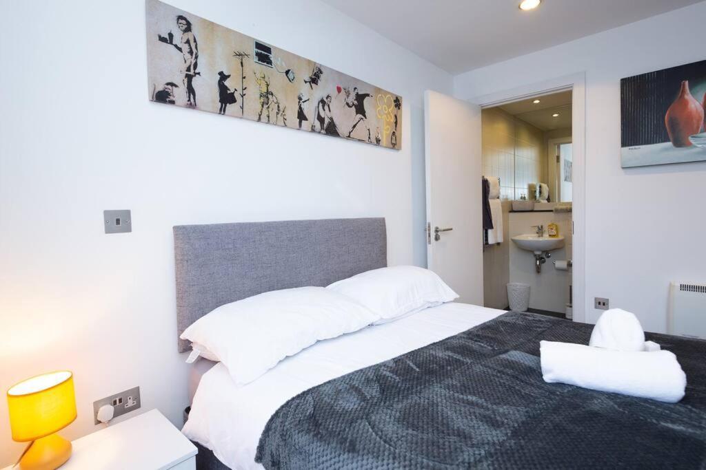 Stylish Mediacity 2Bed, Sleeps 6, Amazing Views Manchester Esterno foto