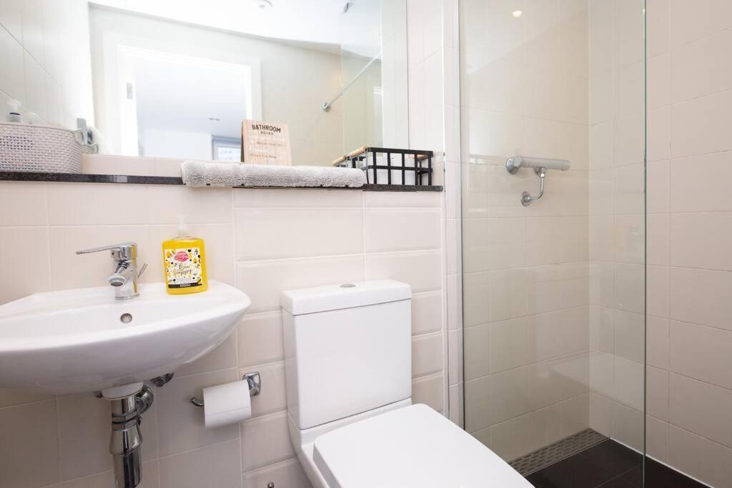 Stylish Mediacity 2Bed, Sleeps 6, Amazing Views Manchester Esterno foto