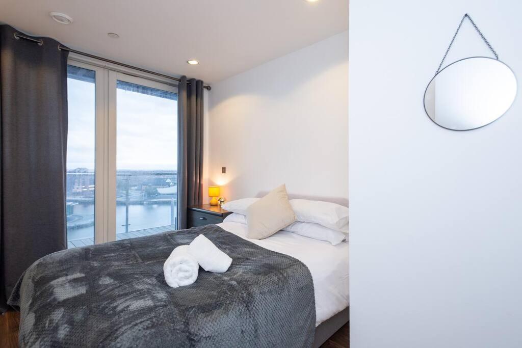 Stylish Mediacity 2Bed, Sleeps 6, Amazing Views Manchester Esterno foto