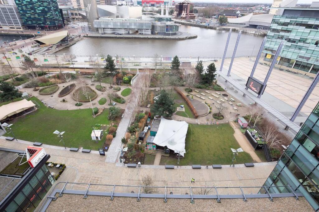 Stylish Mediacity 2Bed, Sleeps 6, Amazing Views Manchester Esterno foto